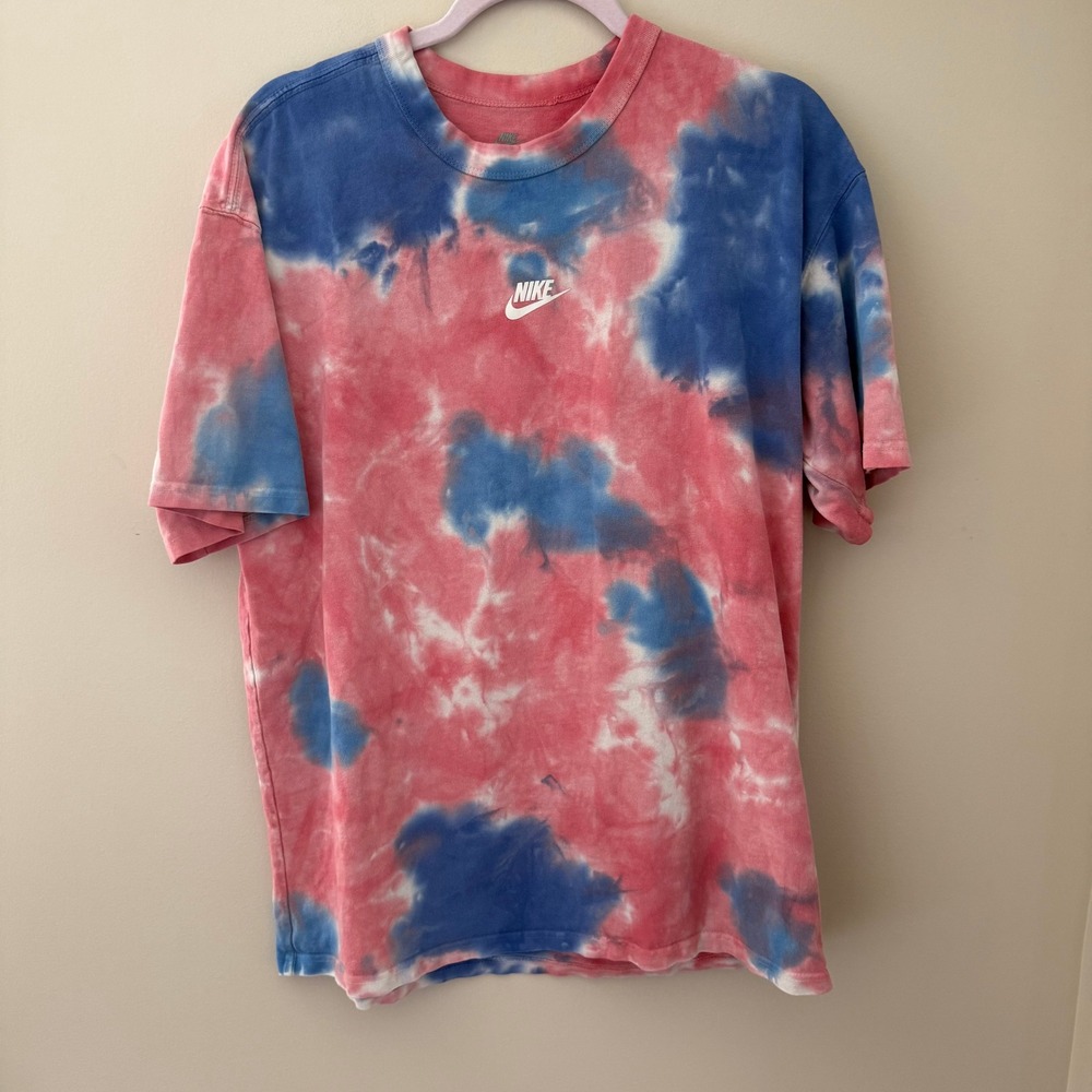 Nike The Nike Tee Loose Fit Tie Dye Red Blue Swoosh Logo Shirt Mens M